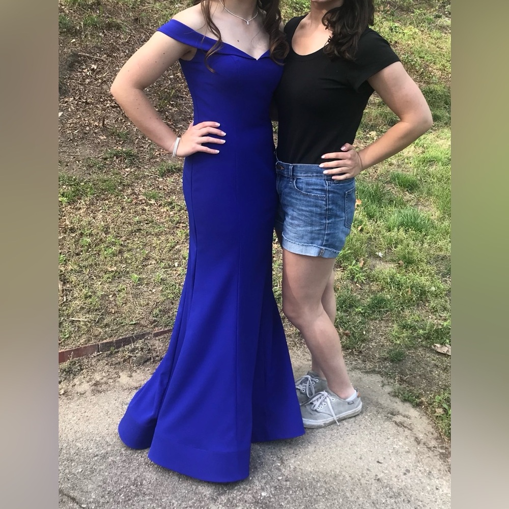 Stella Couture prom dress size 2
Worn once
Altered to 5 feet tall and 110lbs - Picture 4 of 4